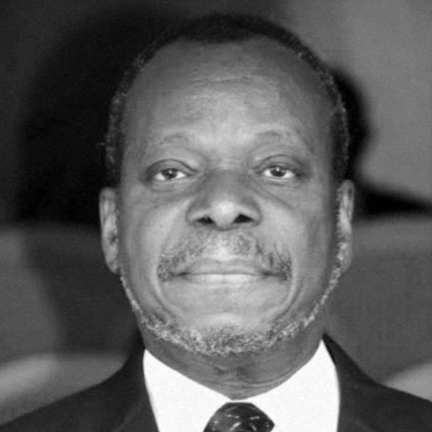 S.E. Me Robert Dossou